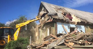 Промышленный демонтаж пристроек к дому в Шатуре | Цены от 576 руб. за м2